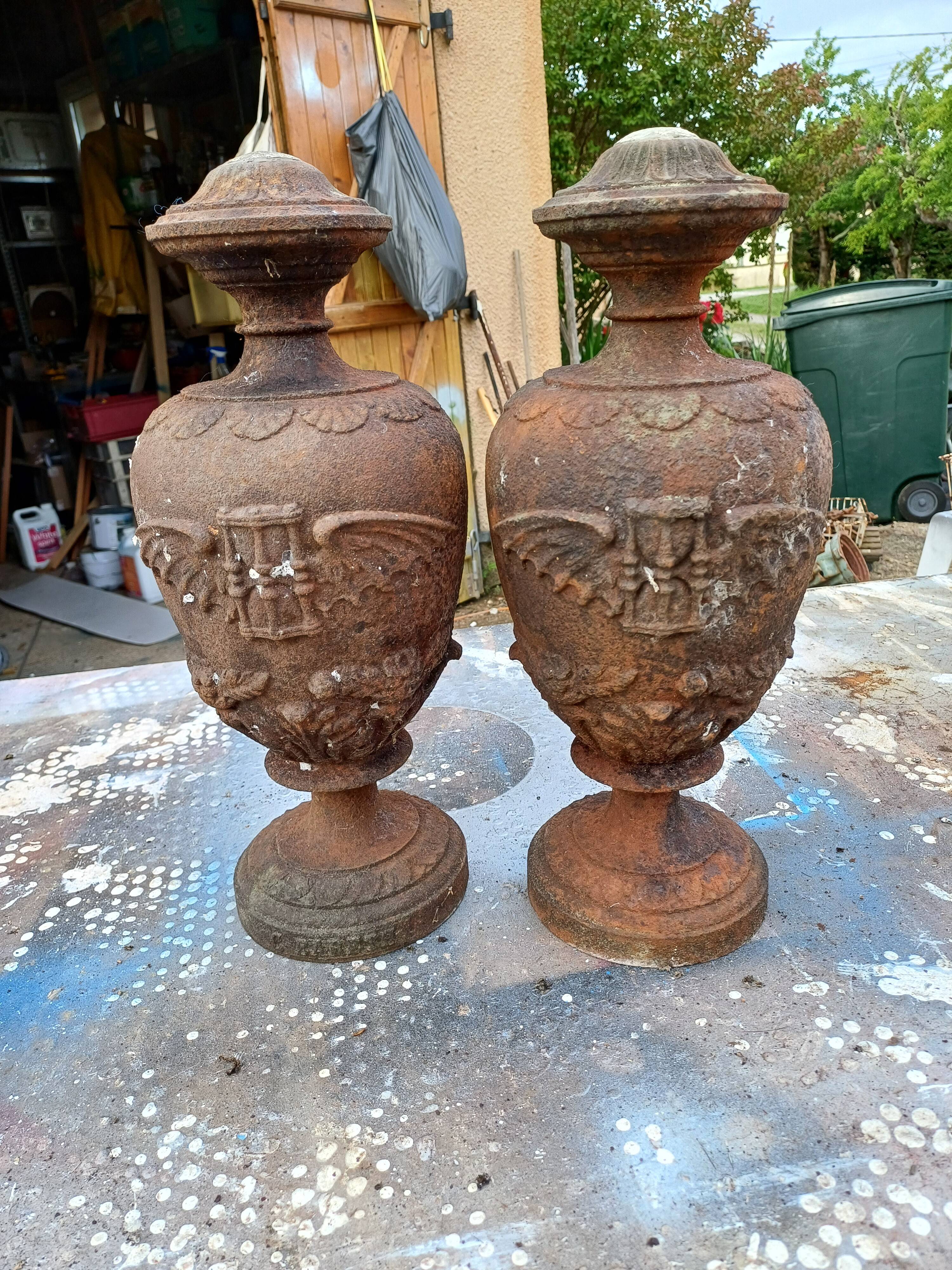 Pair of Cast Iron Fire Pots 1900: Charleville - Mézières