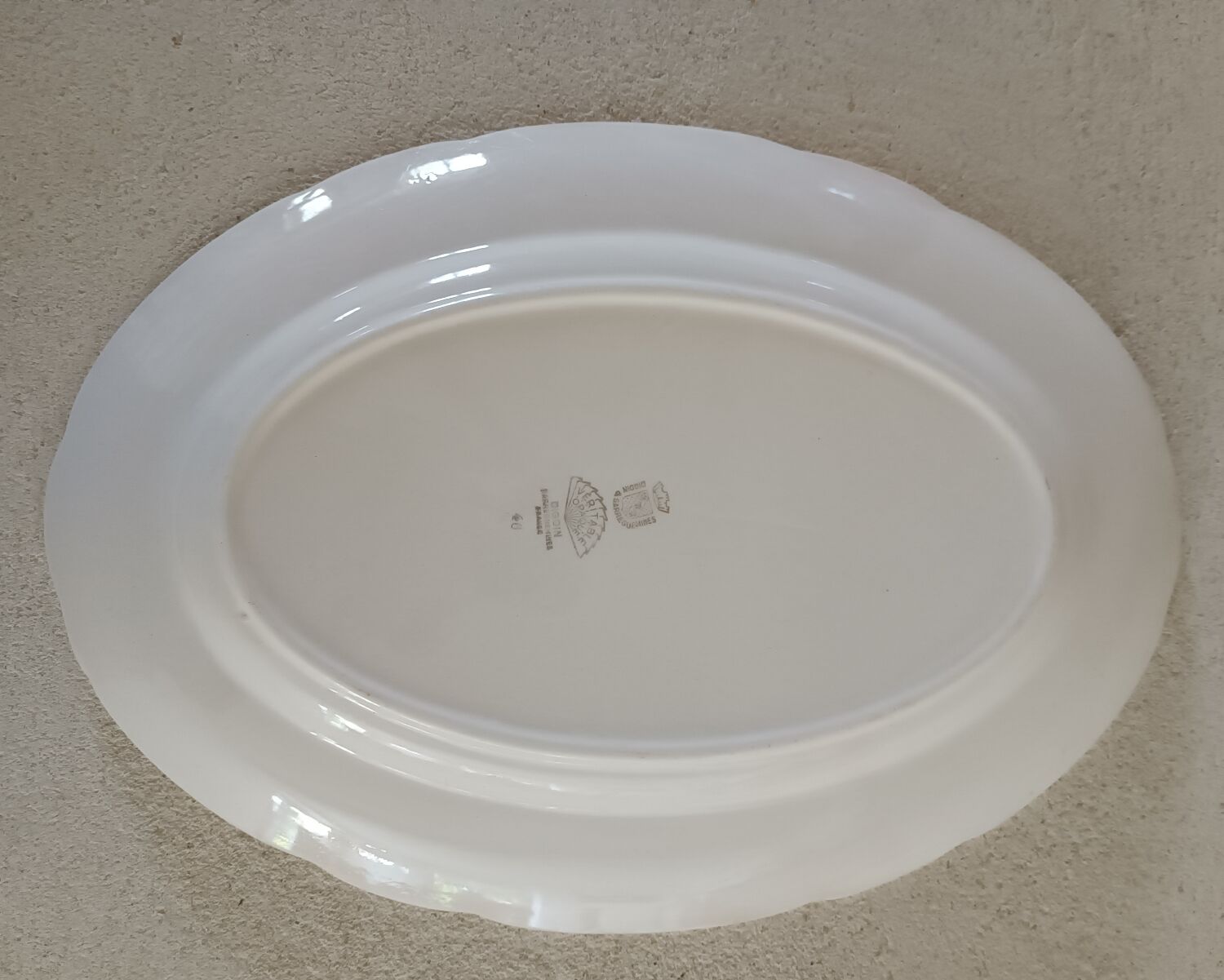 1 dish and 5 plates iron earth cream patina