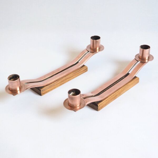 Paire de bougeoirs chêne et bronze cuivré