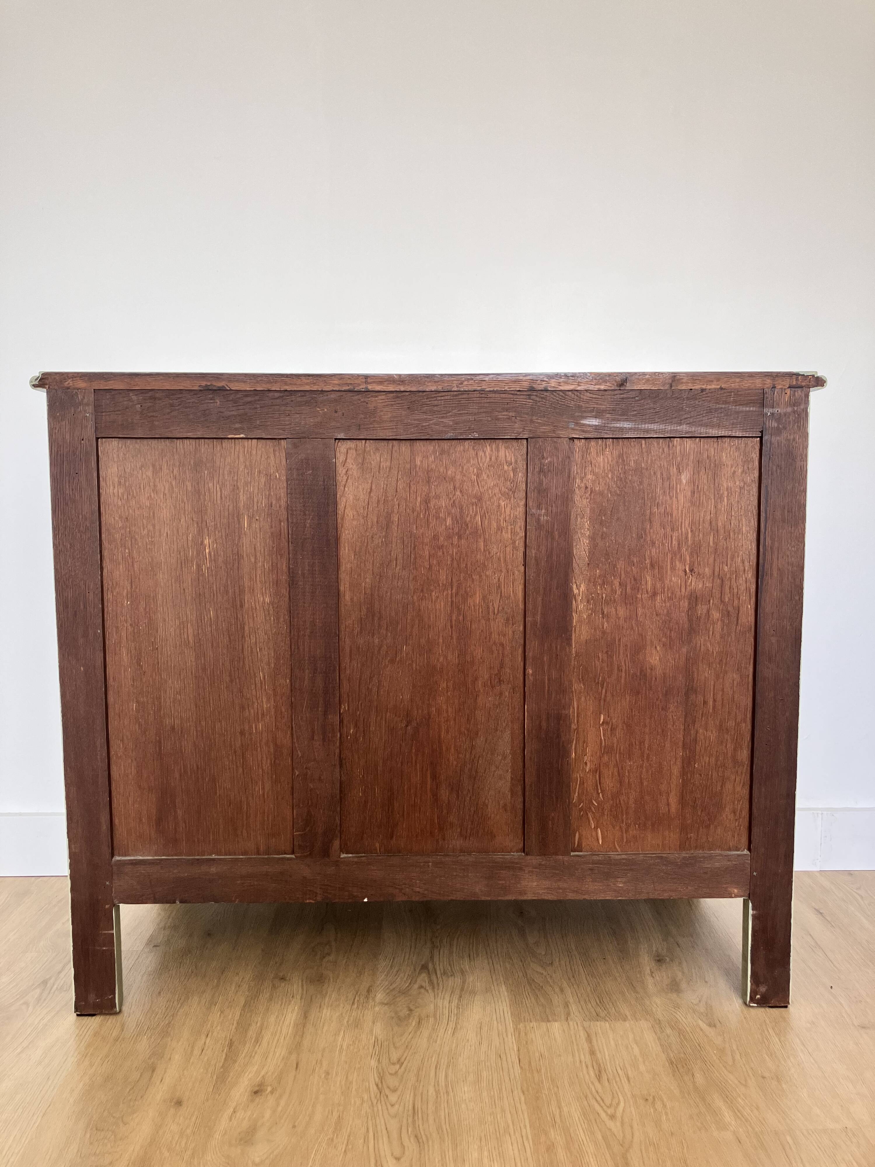 Antique chest of drawers