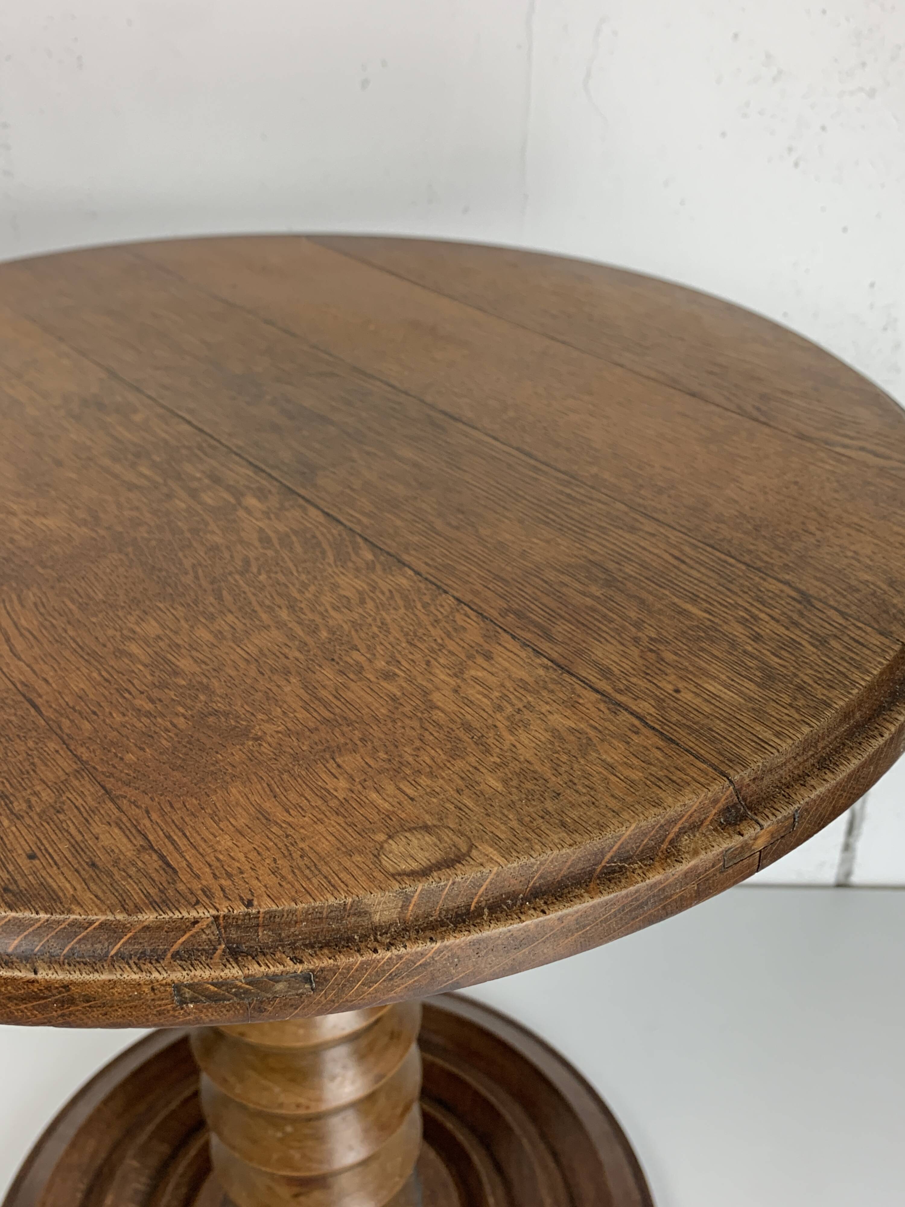 Table d'appoint en bois tourné brutaliste français de style Charles Dudouyt, France, années 1940