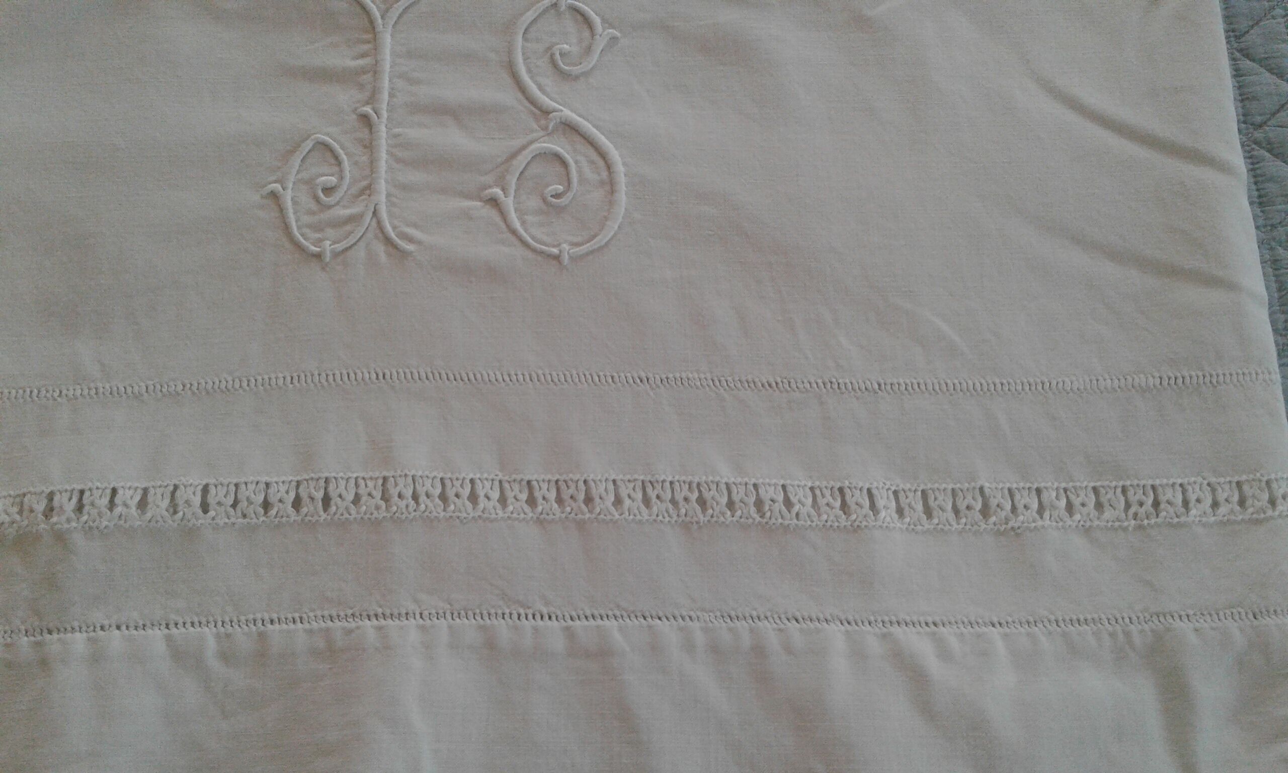 Old cotton drap /lin .monogram JS