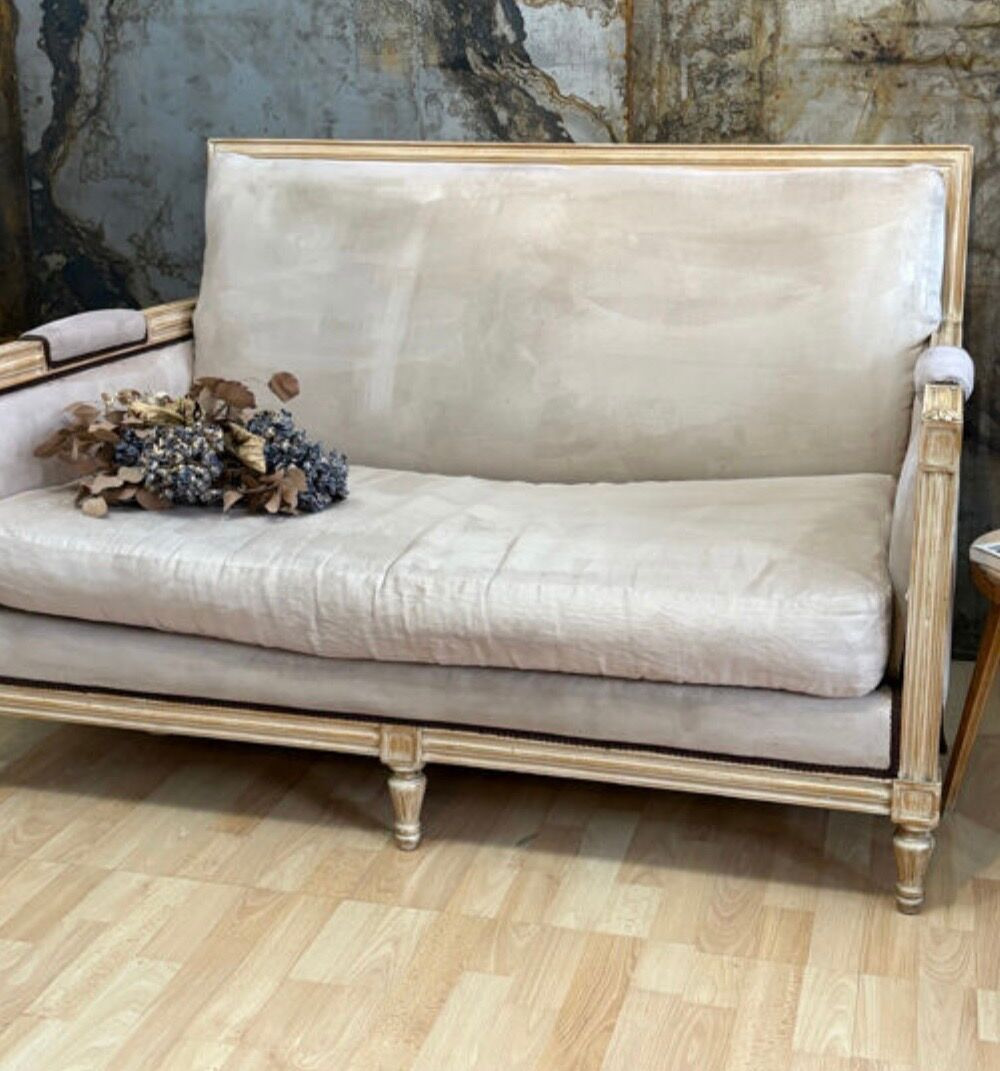 Louis XVI style canapé