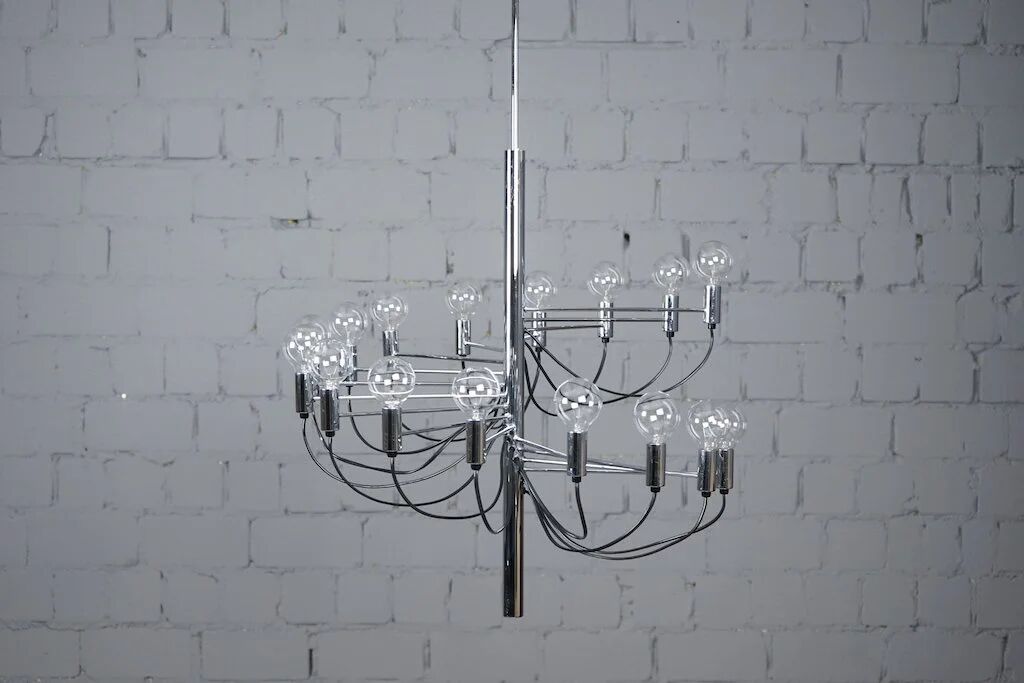 Chandelier in the style of Gino Sarfatti
