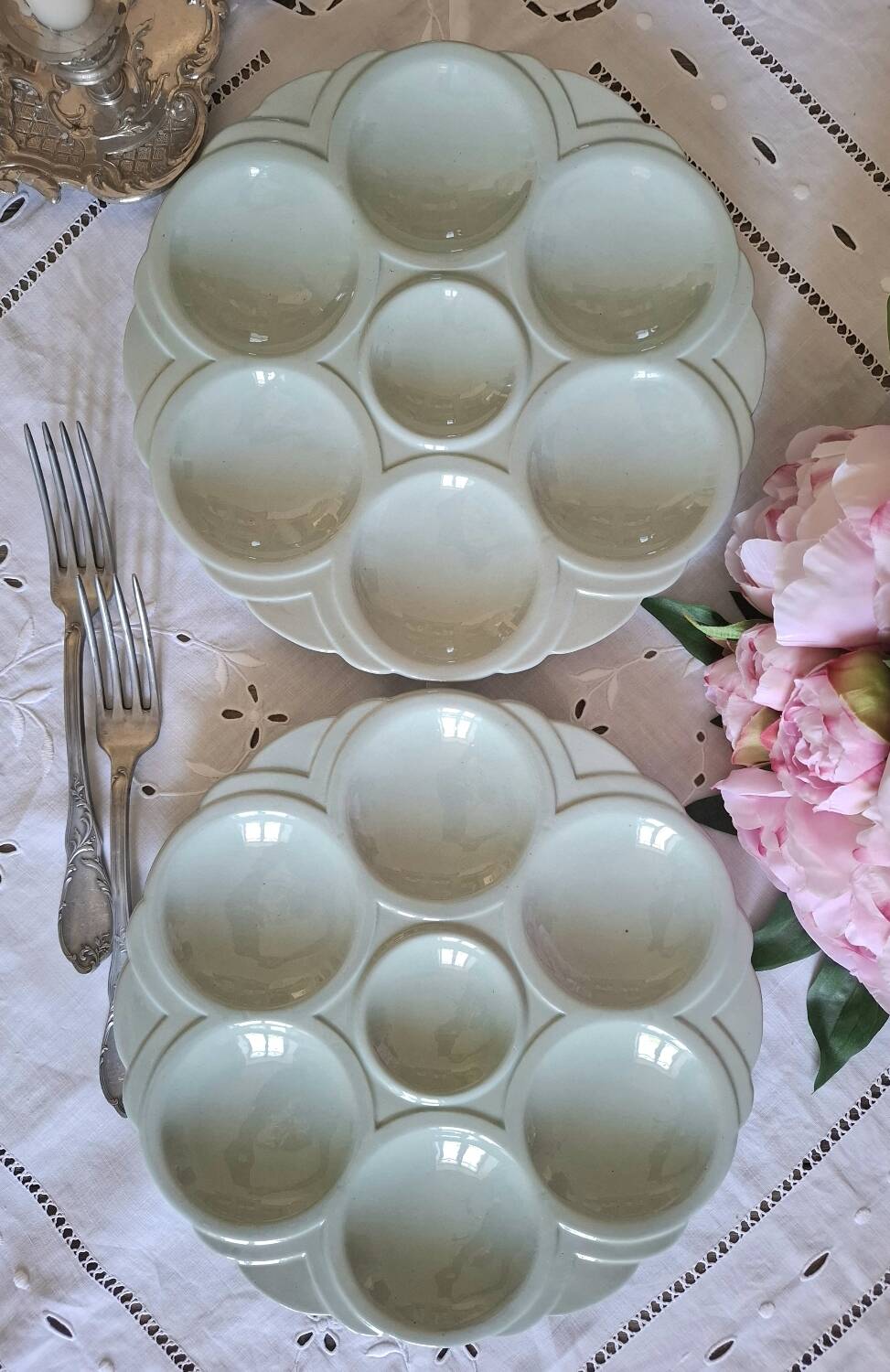 Assiettes à huîtres anciennes en faïence