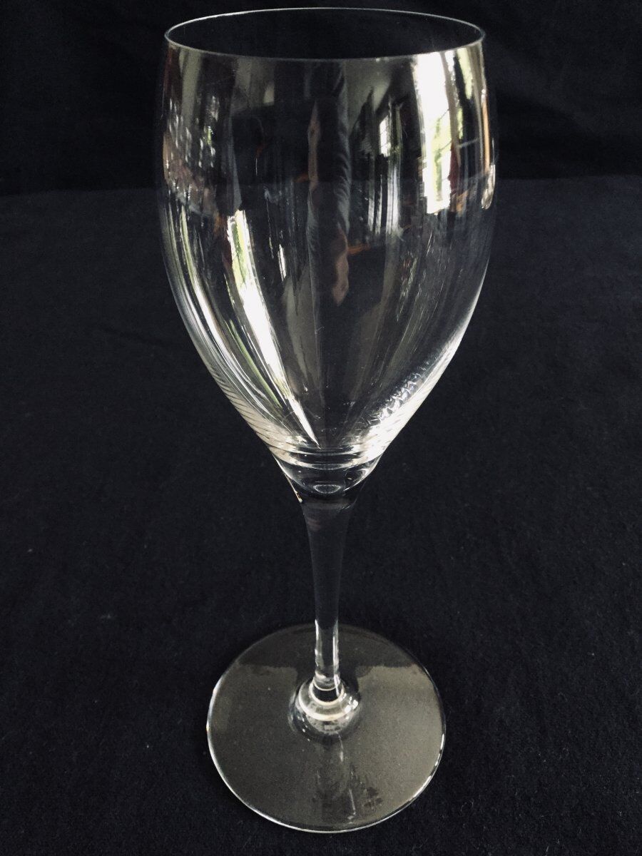 Set of 10 white wine glasses in Baccarat crystal model Saint Rémy
