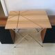Table d'appoint vintage en métal doré avec range magazines/disques vinyles et plateau bois original