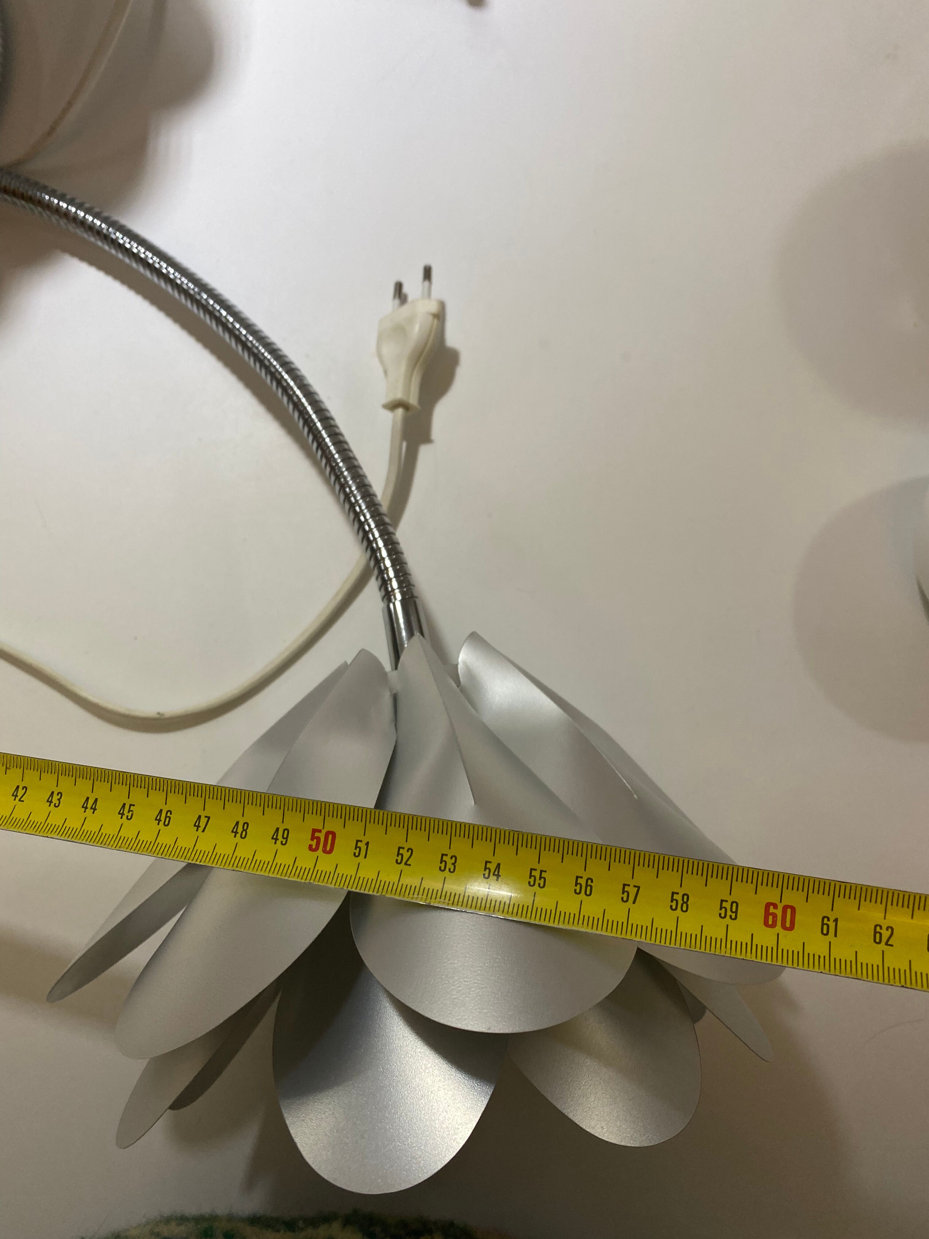 Pair of vintage flower bedside lamps