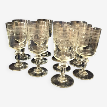 Suite de 11 verres a pied a liqueur ou porto en verre louis philippe