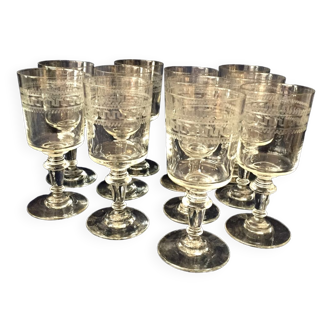 Suite de 11 verres a pied a liqueur ou porto en verre louis philippe