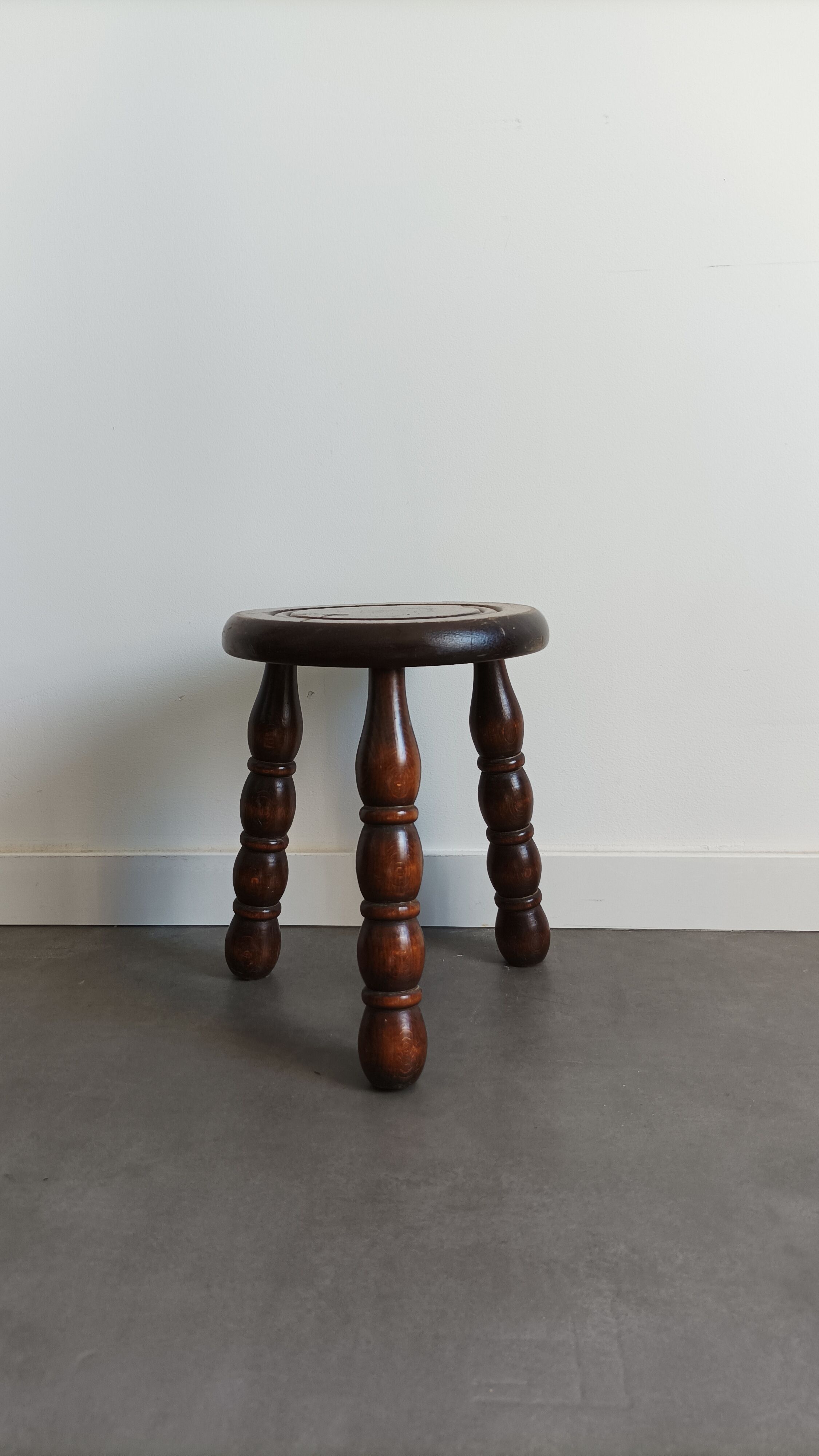 Tripod stool