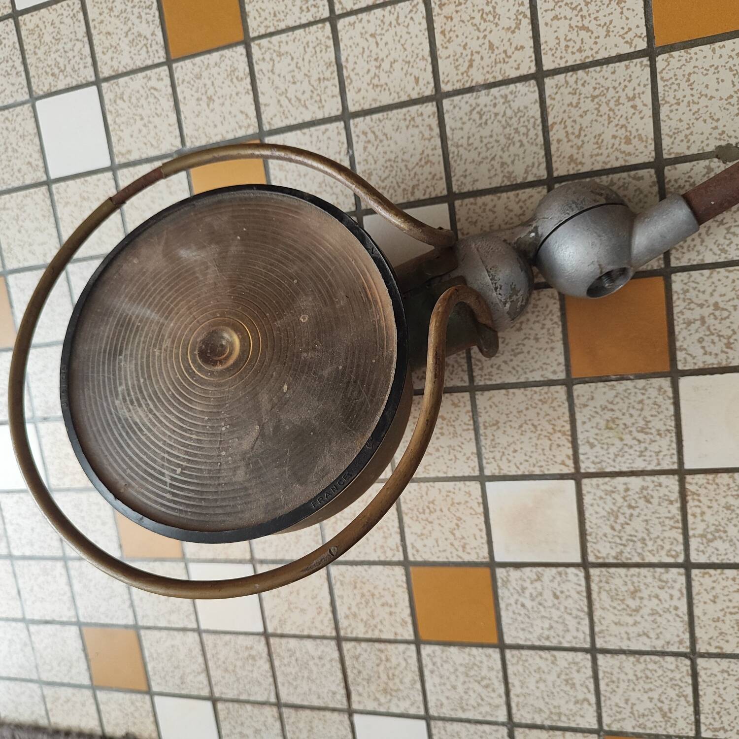 Jielde lamp with Fresnel lens