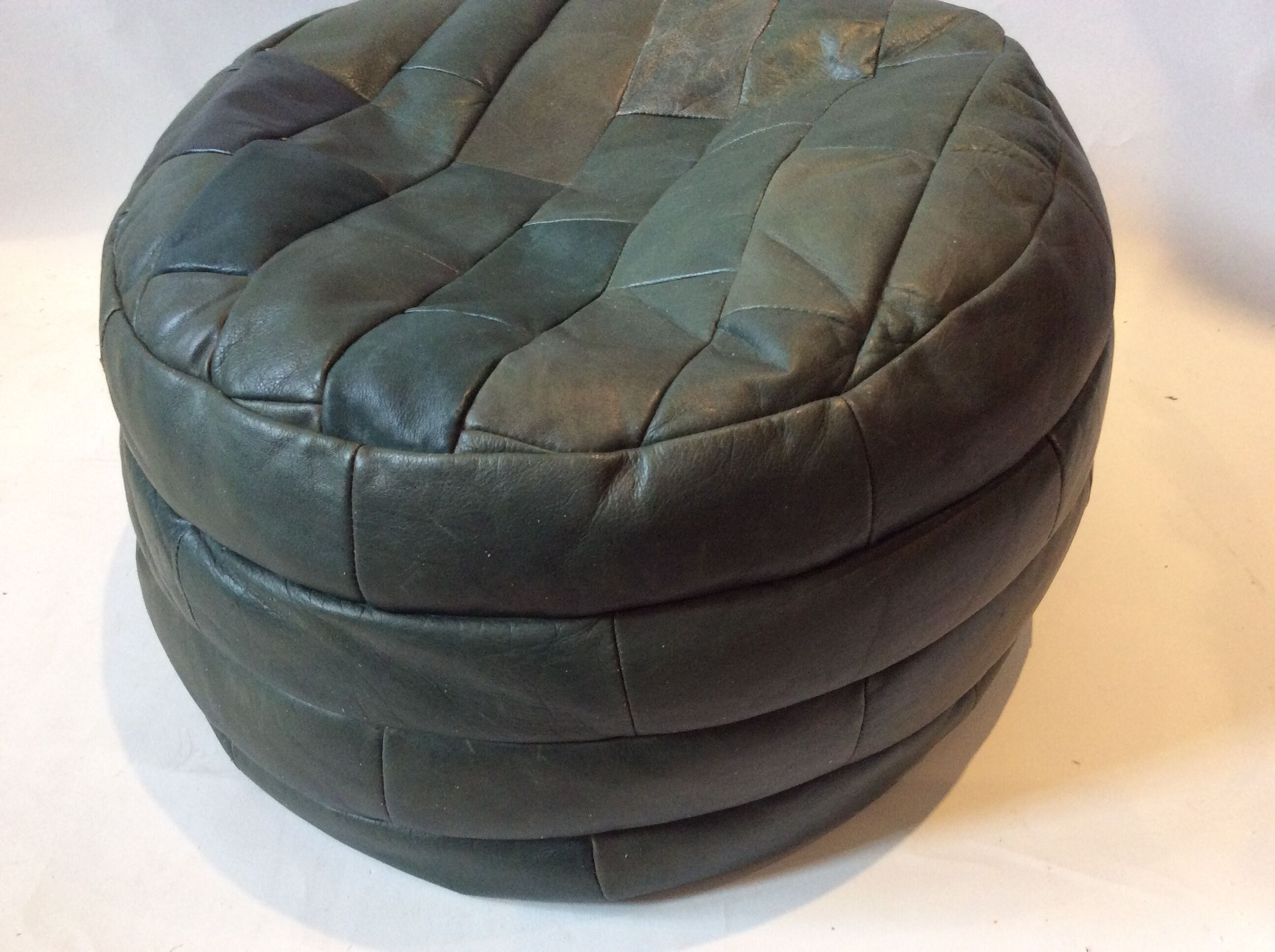 Vintage pouf