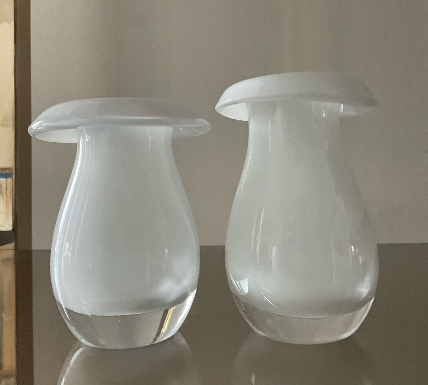 Duo de vases champignon en verre soufflé