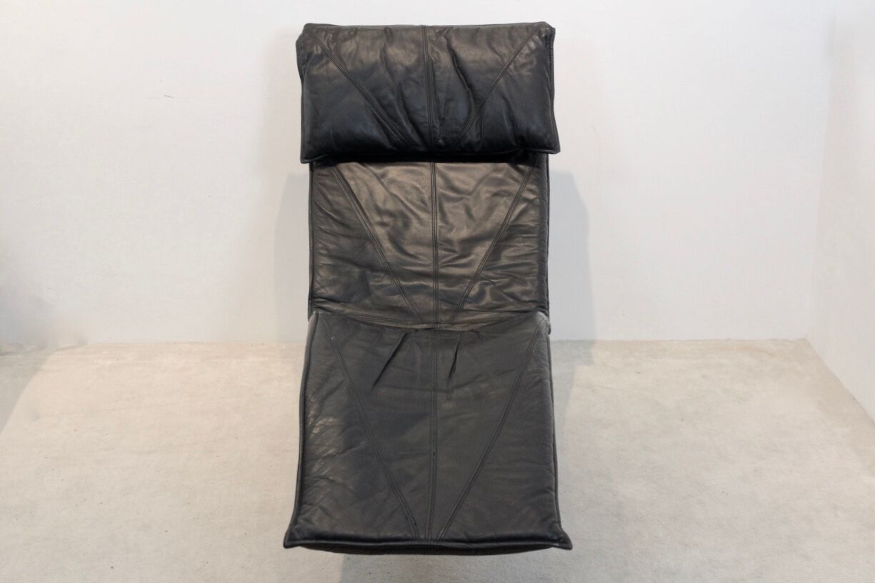 Black leather ‘skye’ chaise longue by Tord Björklund, Sweden 1970s