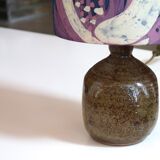 Lampe en grès abat jour en tissu violet années 60