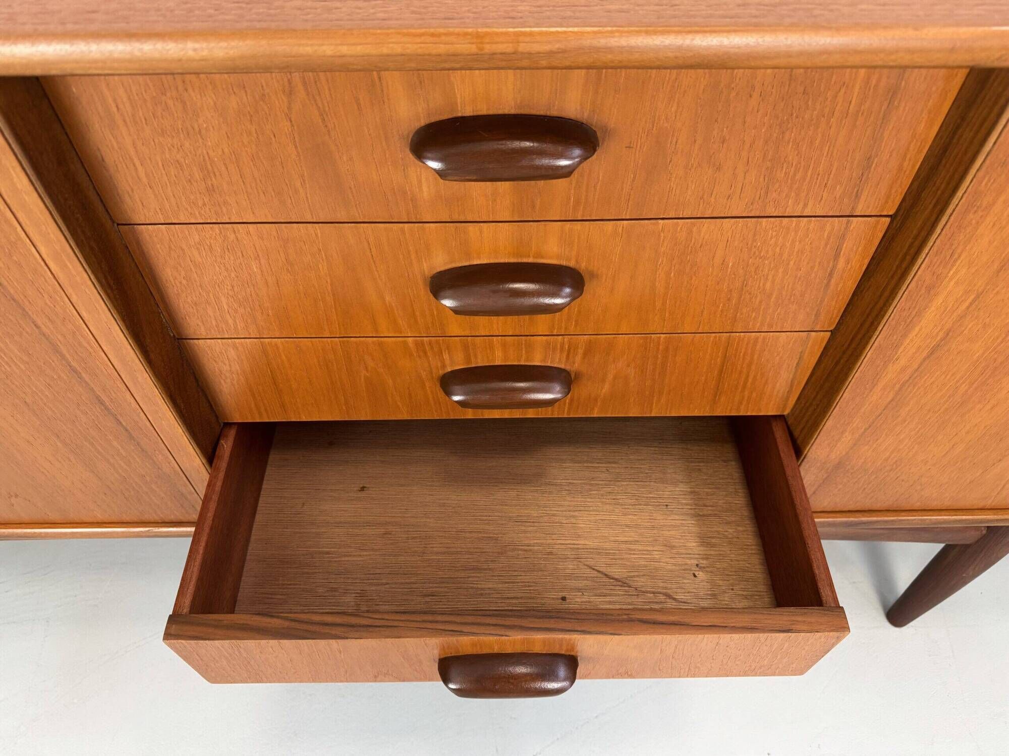 Buffet vintage G-Plan.