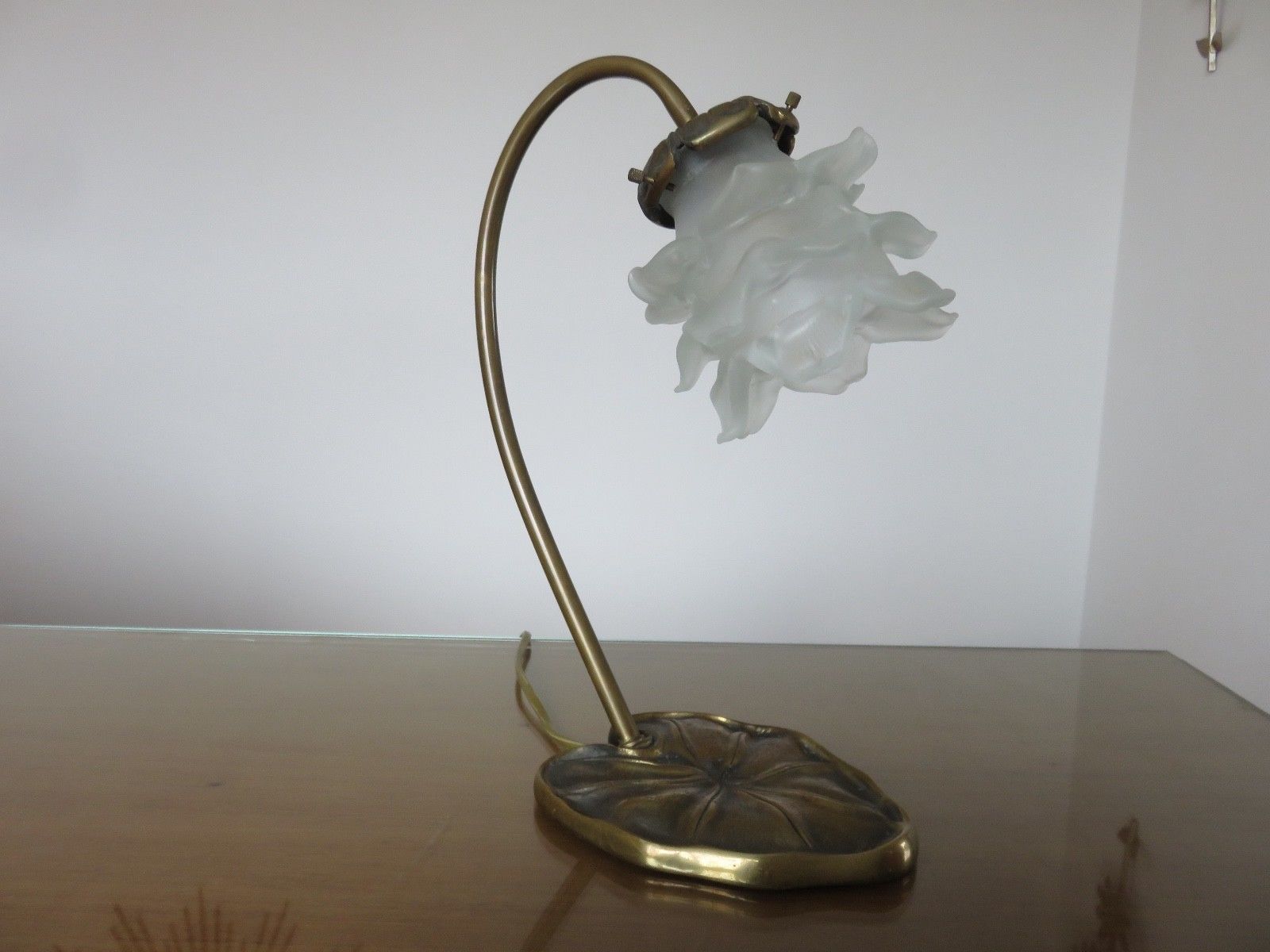 "Water lily" Huguenin bronze art nouveau lamp