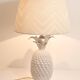 Lampe de table Hollywood Regency en forme d'ananas blanc style Tommaso Barbi, Italie, années 1970
