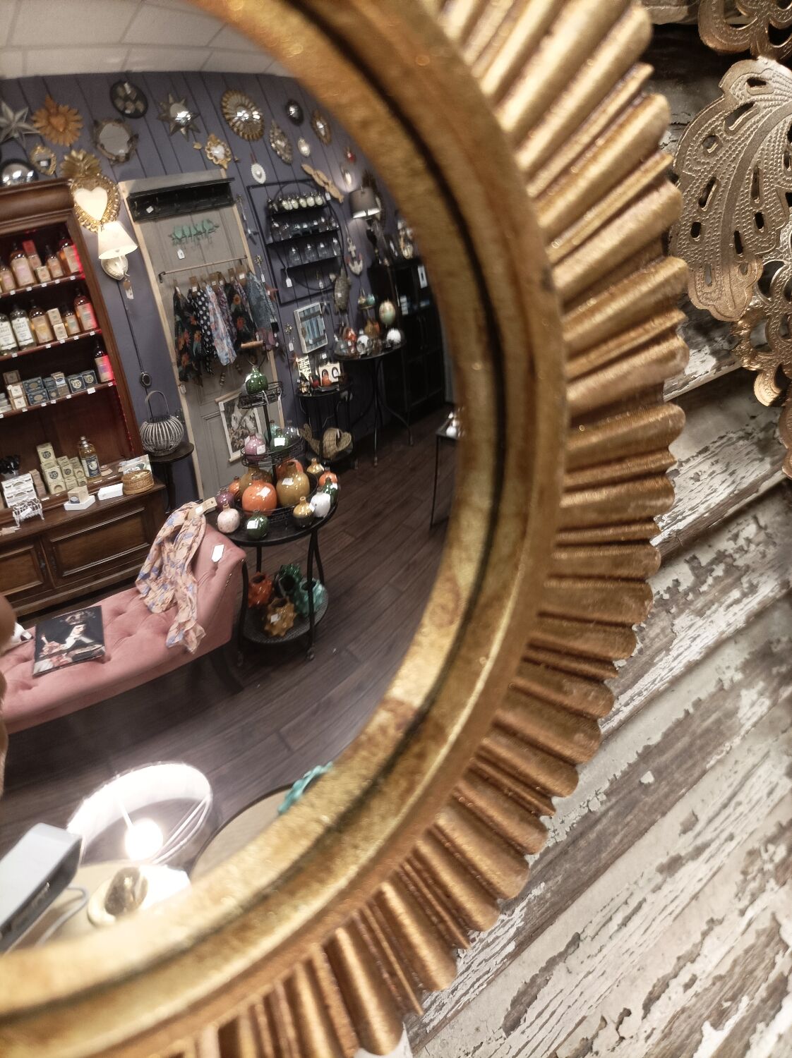 Convex mirror or golden witch's eye