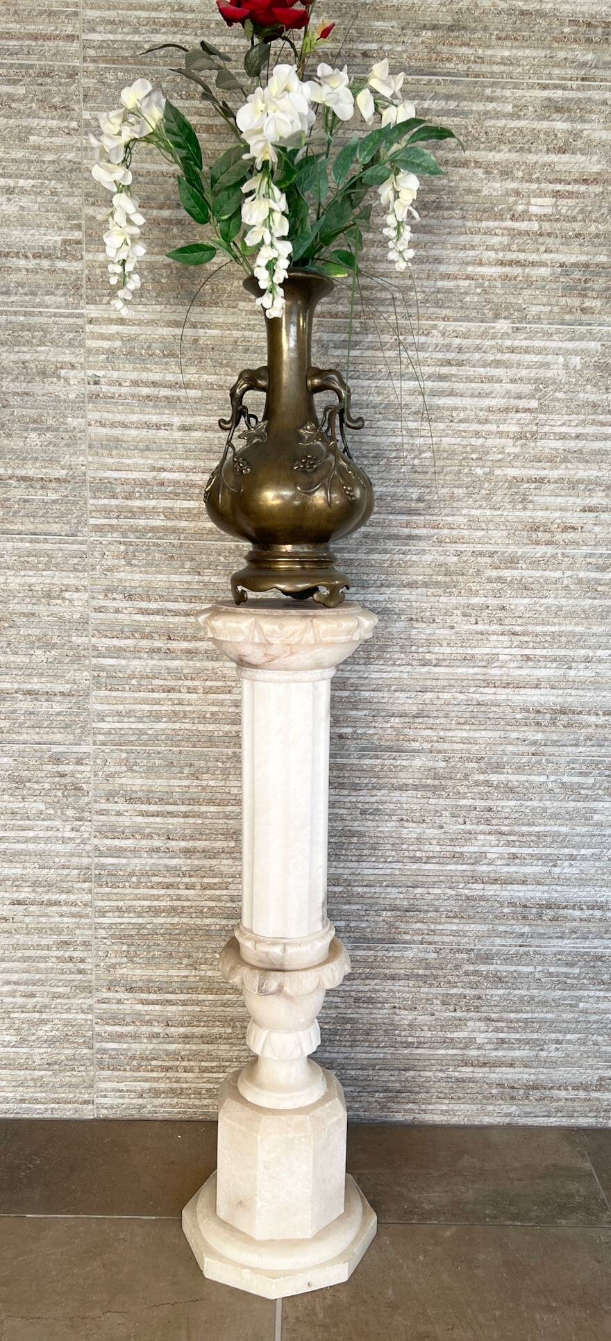 Alabaster column saddle, pedestal