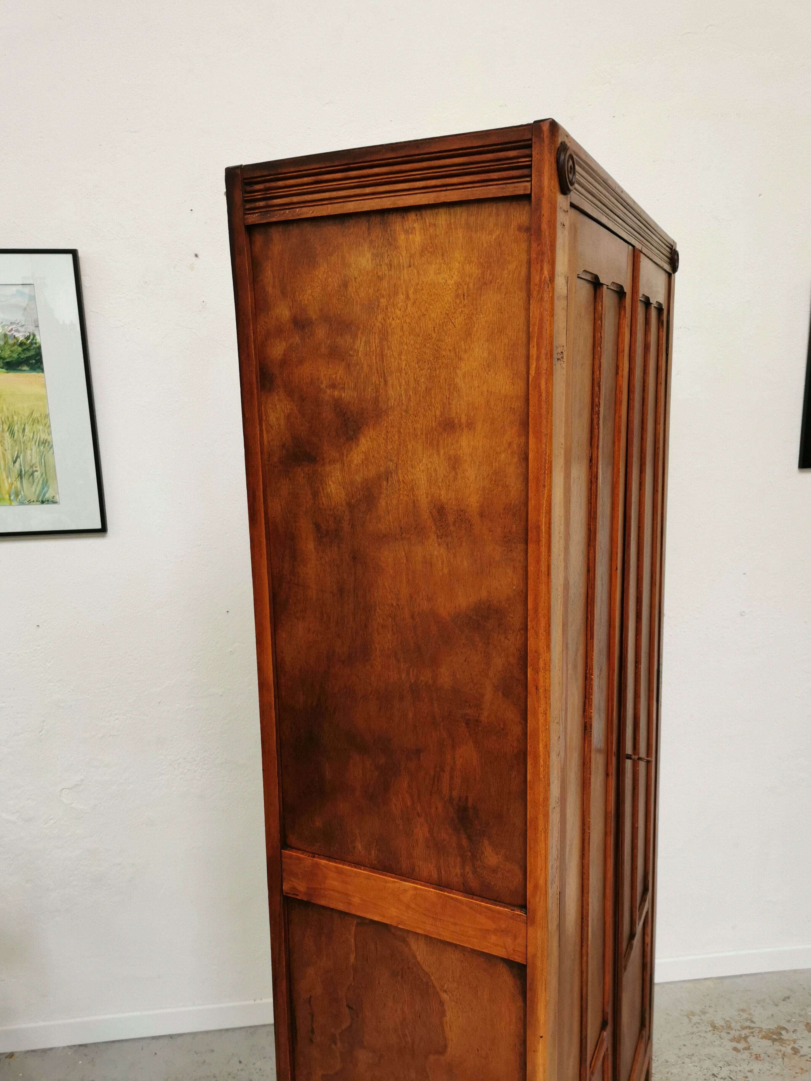 Armoire parisienne vintage