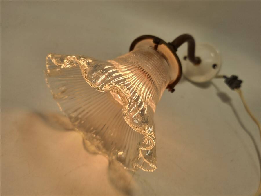 Holophane style wall light