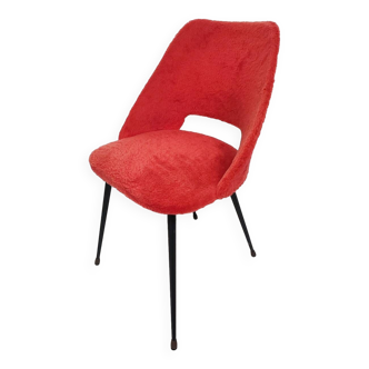 Red toupee chair