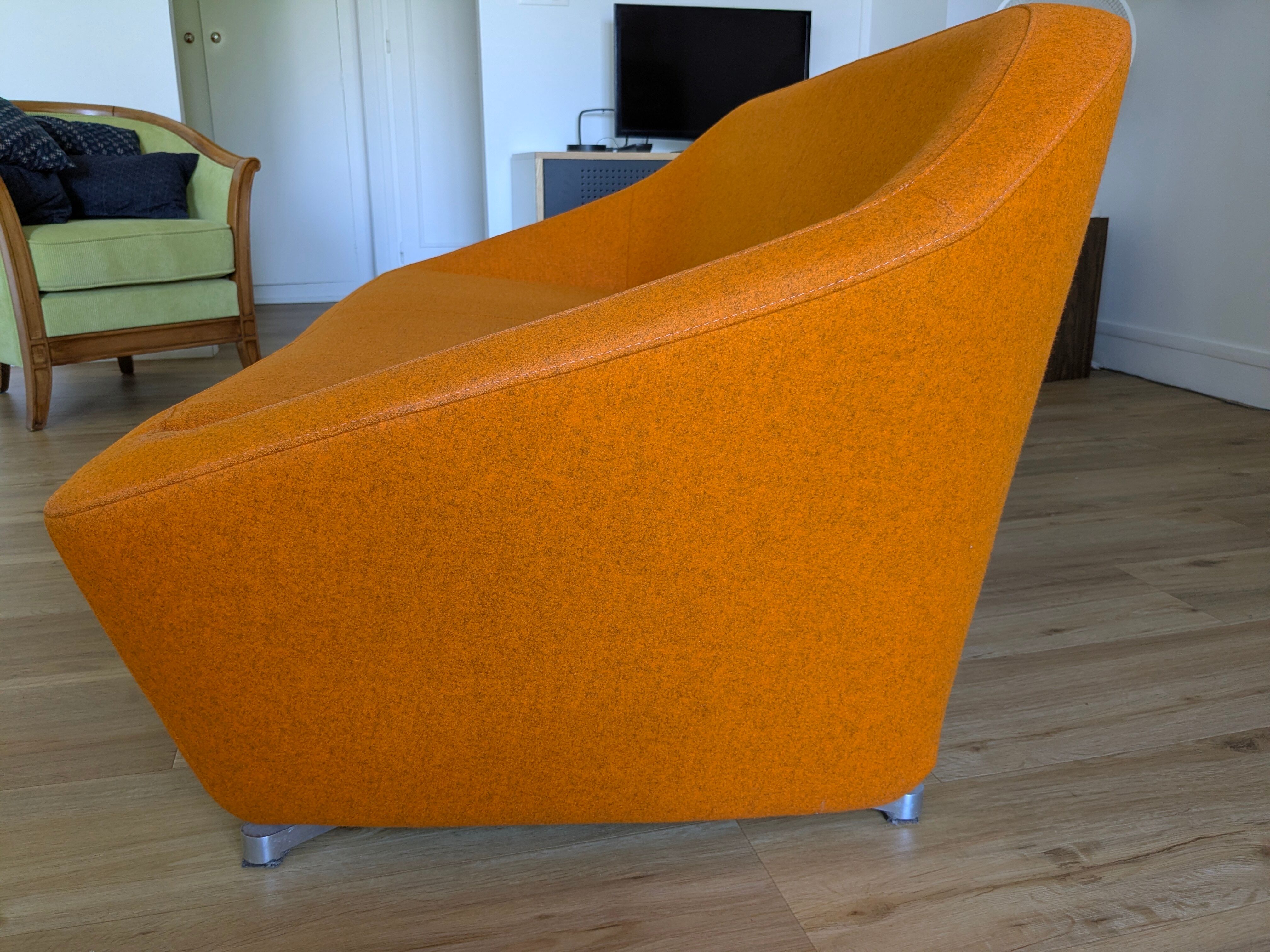 Plural sofa publisher cinna designer pierre paulin