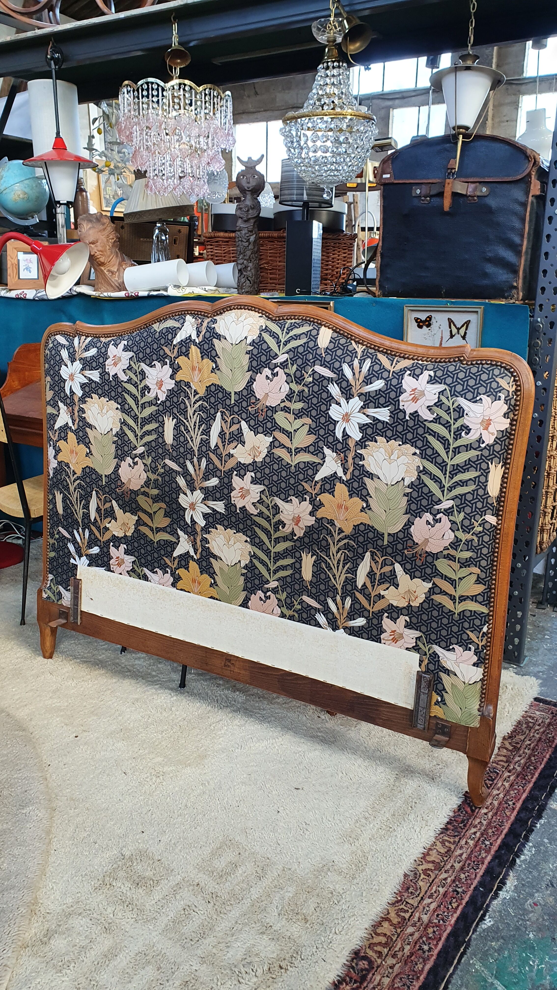 Upholstered headboard year 60