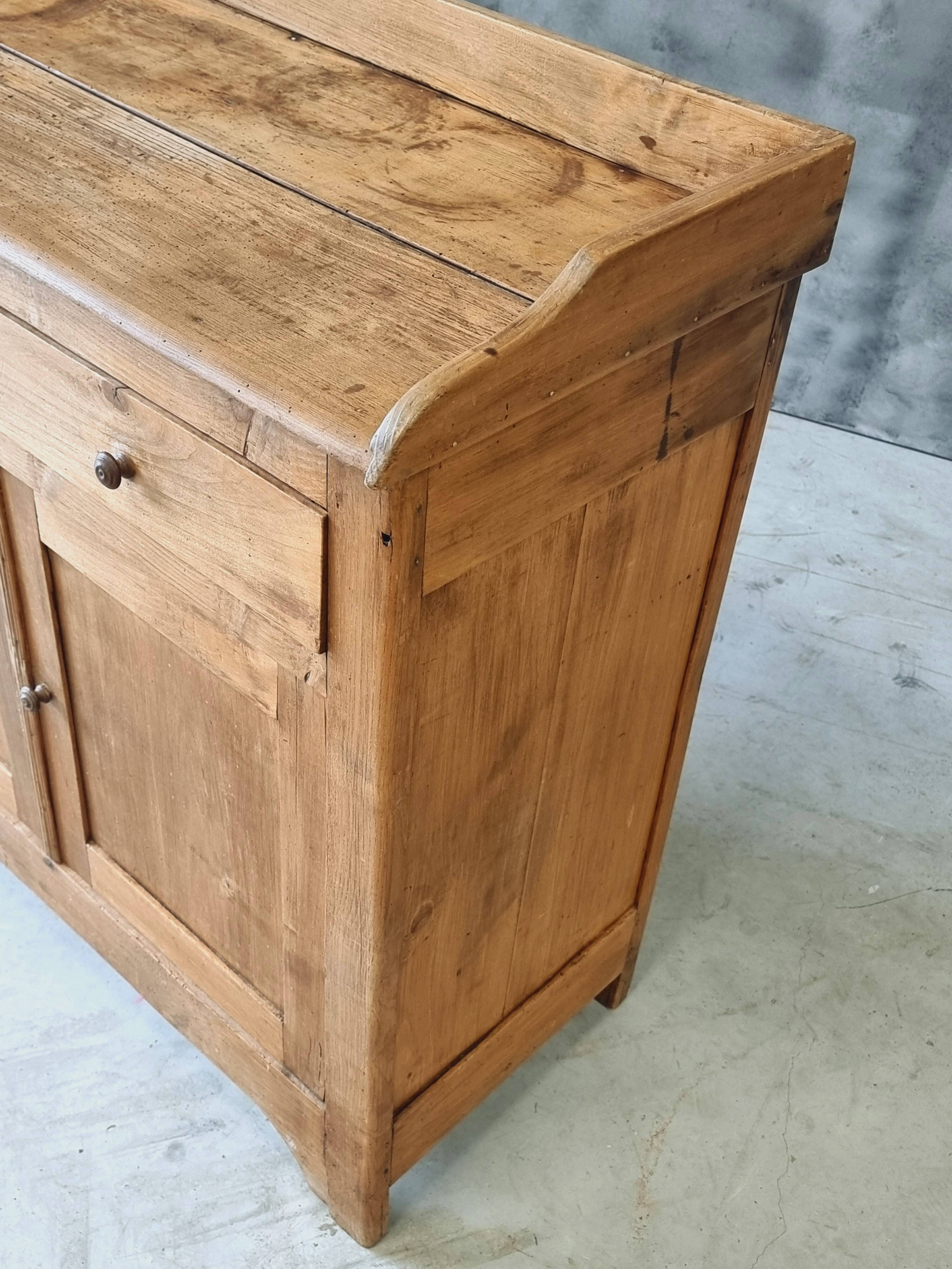 Commode ancienne de campagne française