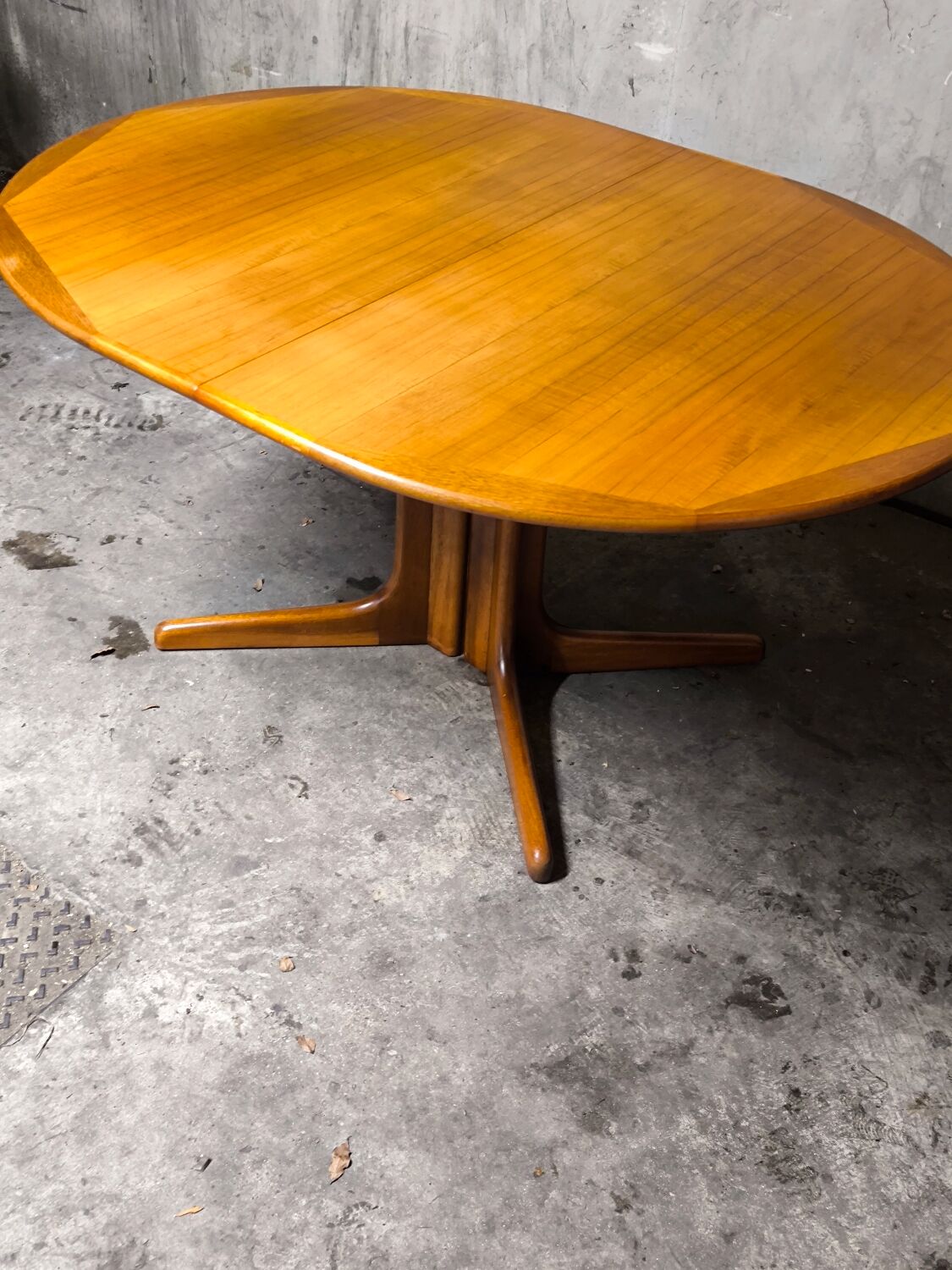 Table scandinave vintage années 60