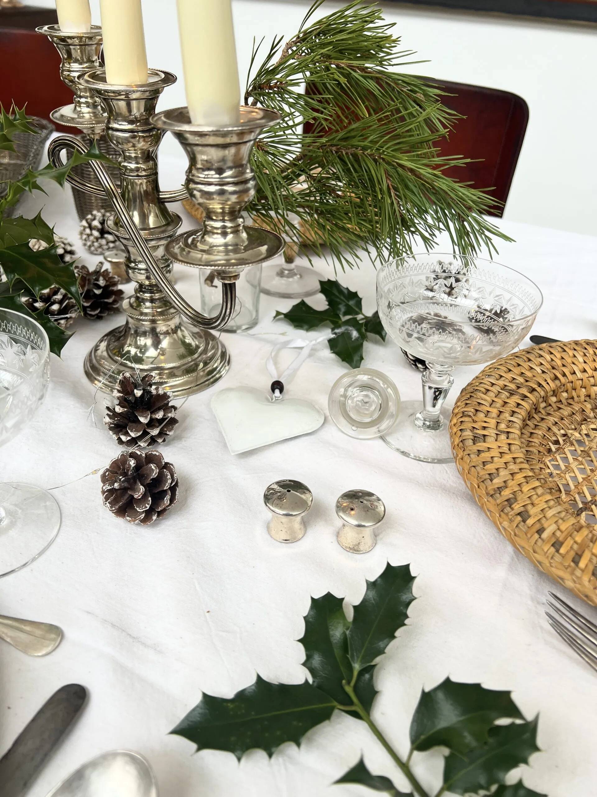 Duo salière et poivrier en forme de champignon en métal argenté