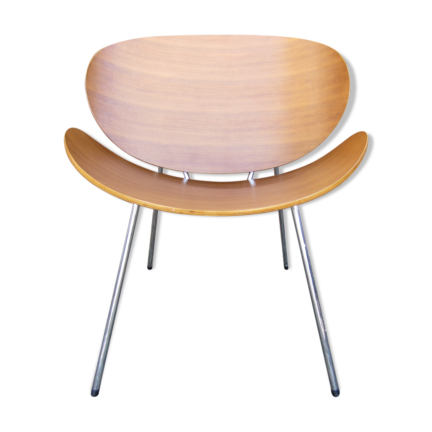 Scandinavian thermoformed wooden chair