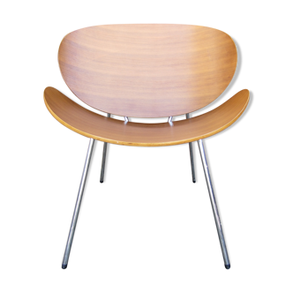 Chaise scandinave en bois thermoformé
