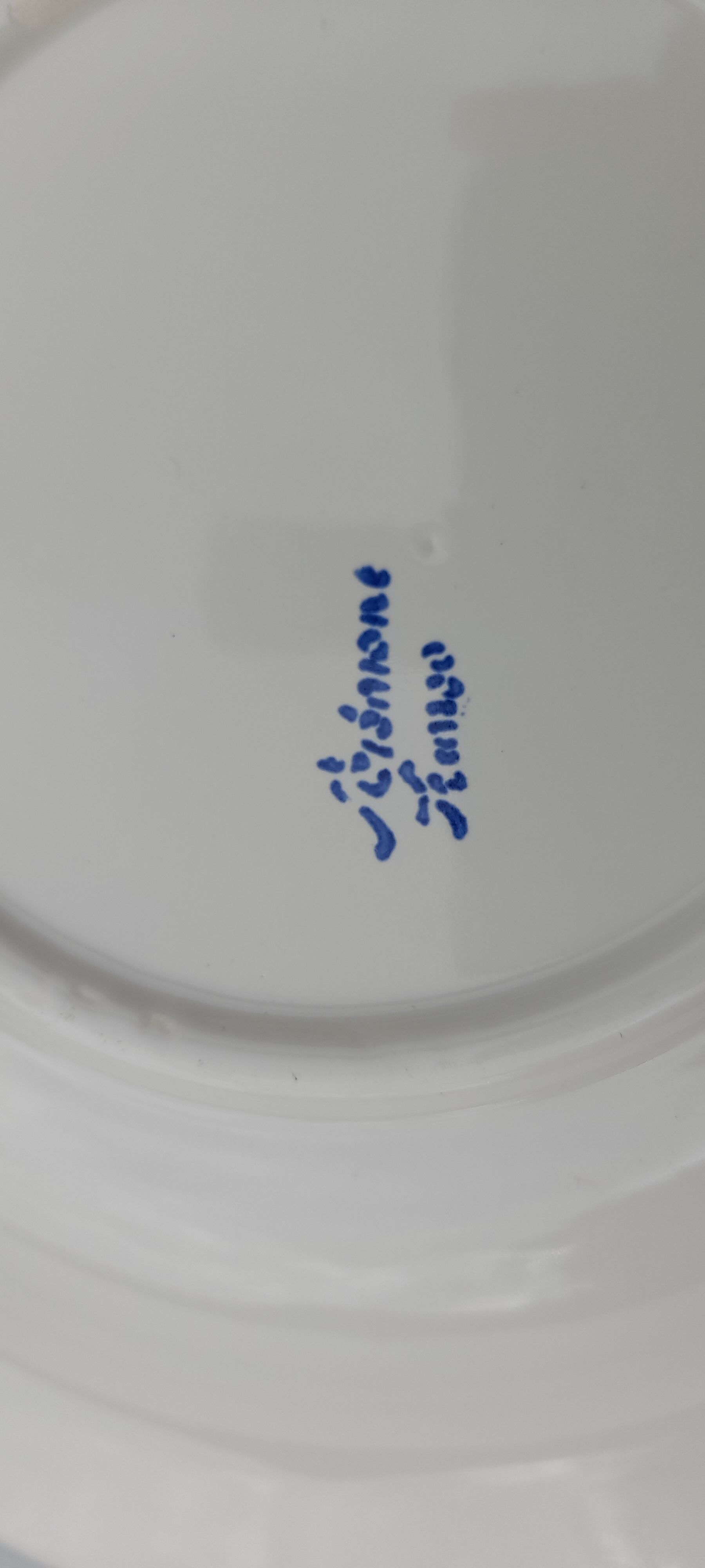 12 hollow earthenware plates of Saint Clement