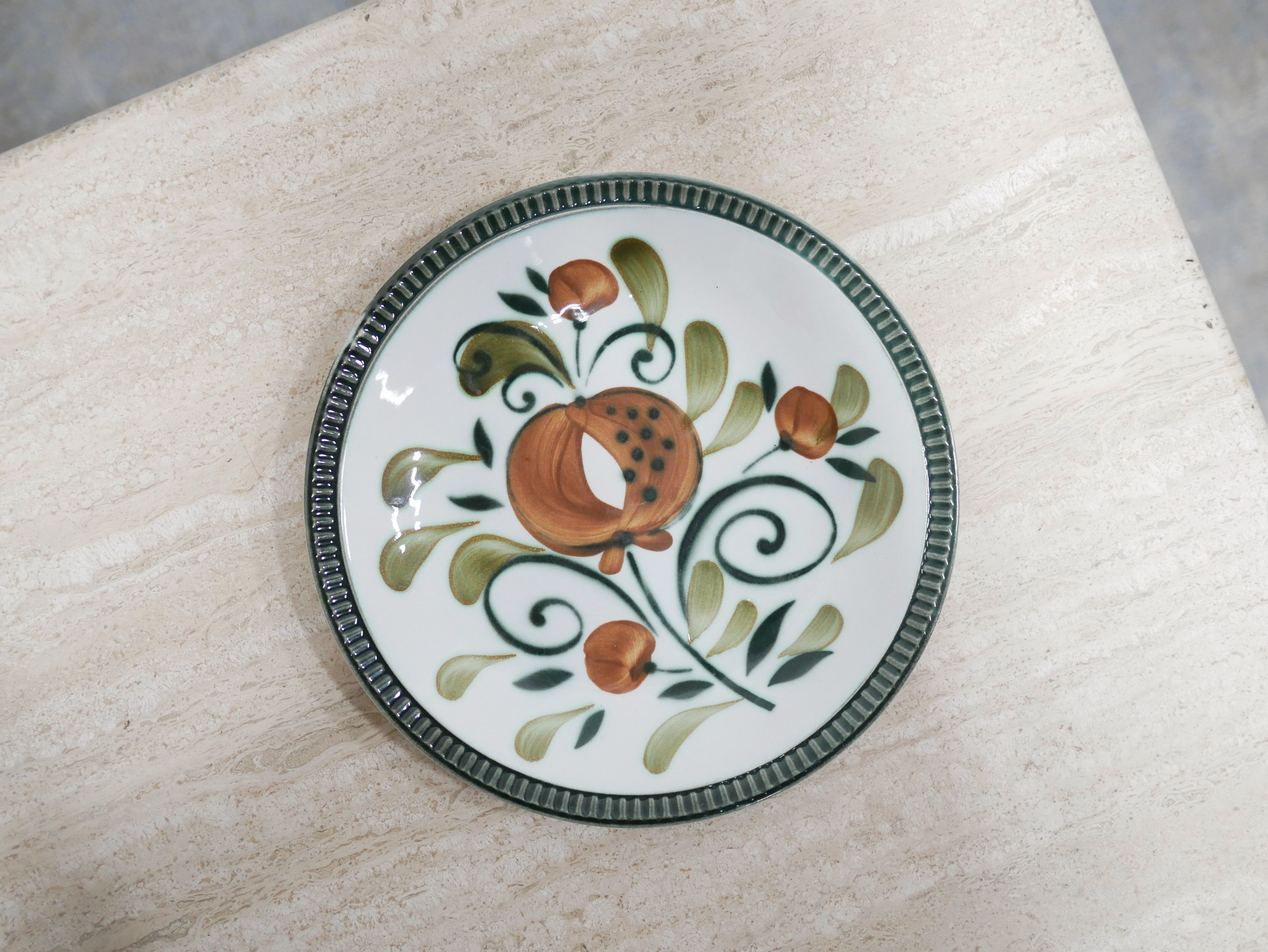 Série de 6 assiettes vintage éditées par Boch La Louvière