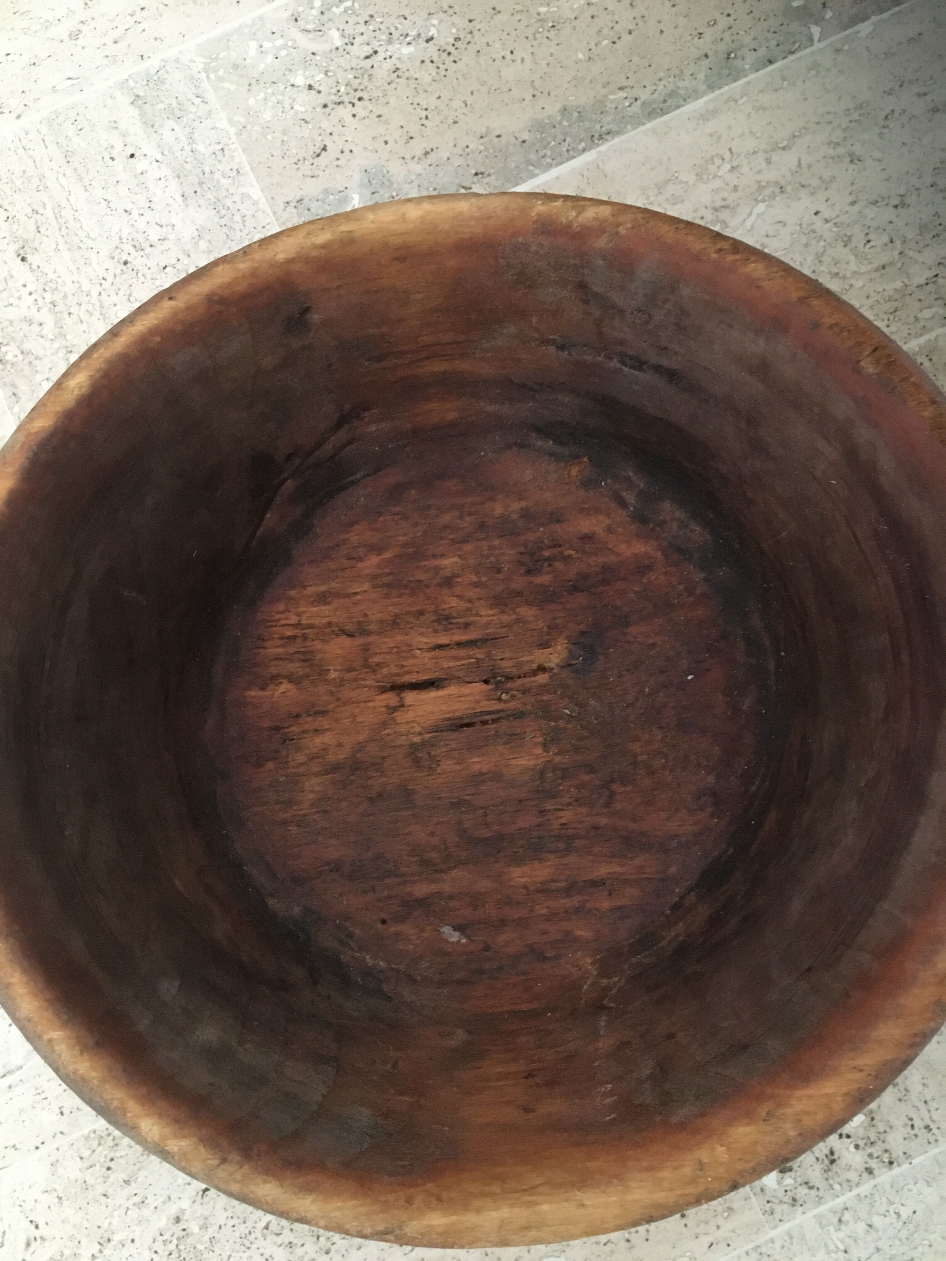 Crafted raw wood jatte