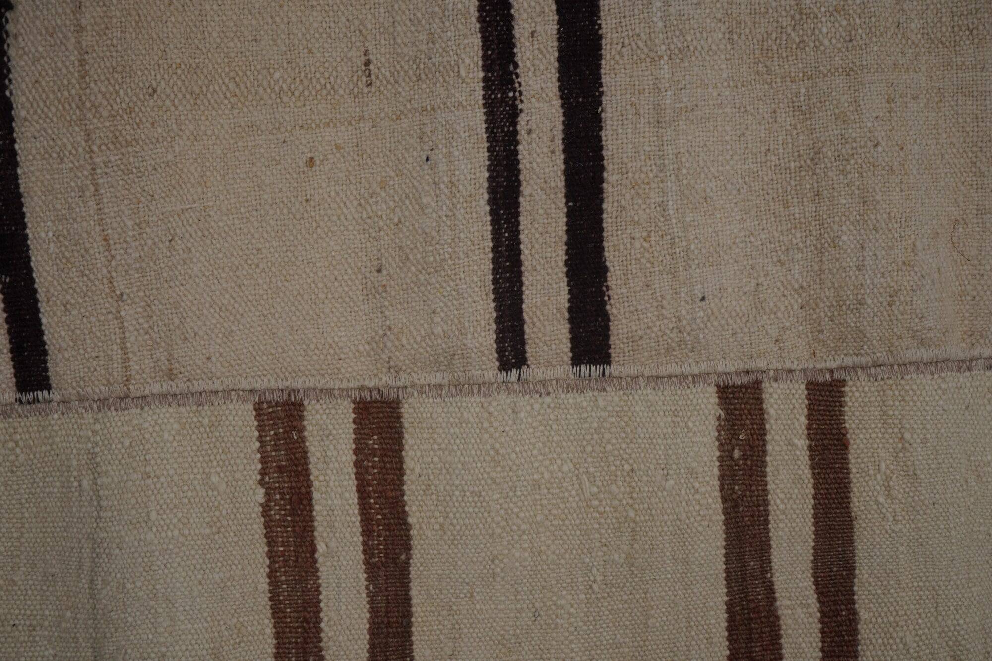 Vintage Turkish kilim, handwoven, 260x370 cm.