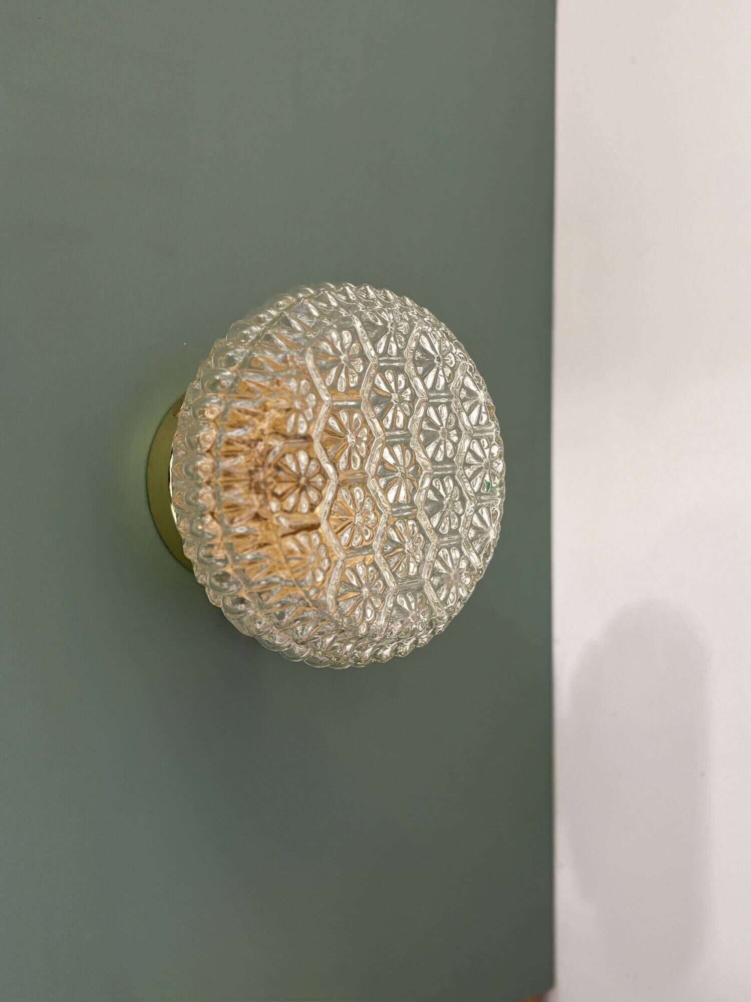 Vintage glass moulded globe wall or ceiling light (PLAFF1)