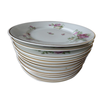12 assiettes motif fleurs en porcelaine de Limoges