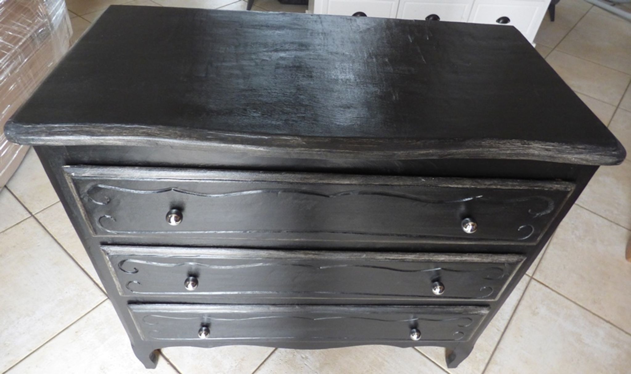 Louis XV style 3-drawer chest of drawers with steel buttons