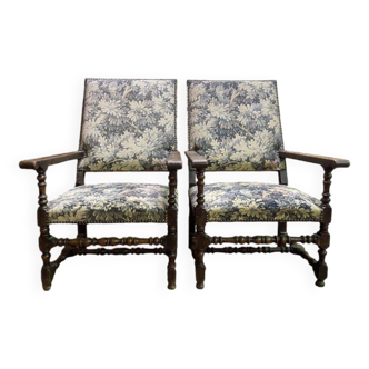 Paire de fauteuils de style Louis XIII