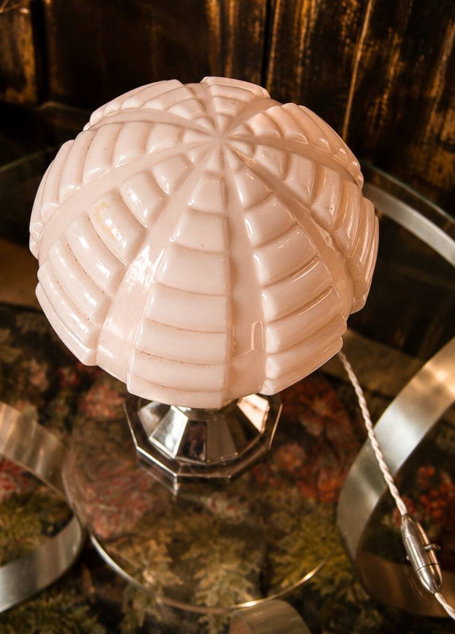 Antique Art Deco lamp in pink glass and chrome metal – Unusual and timeless