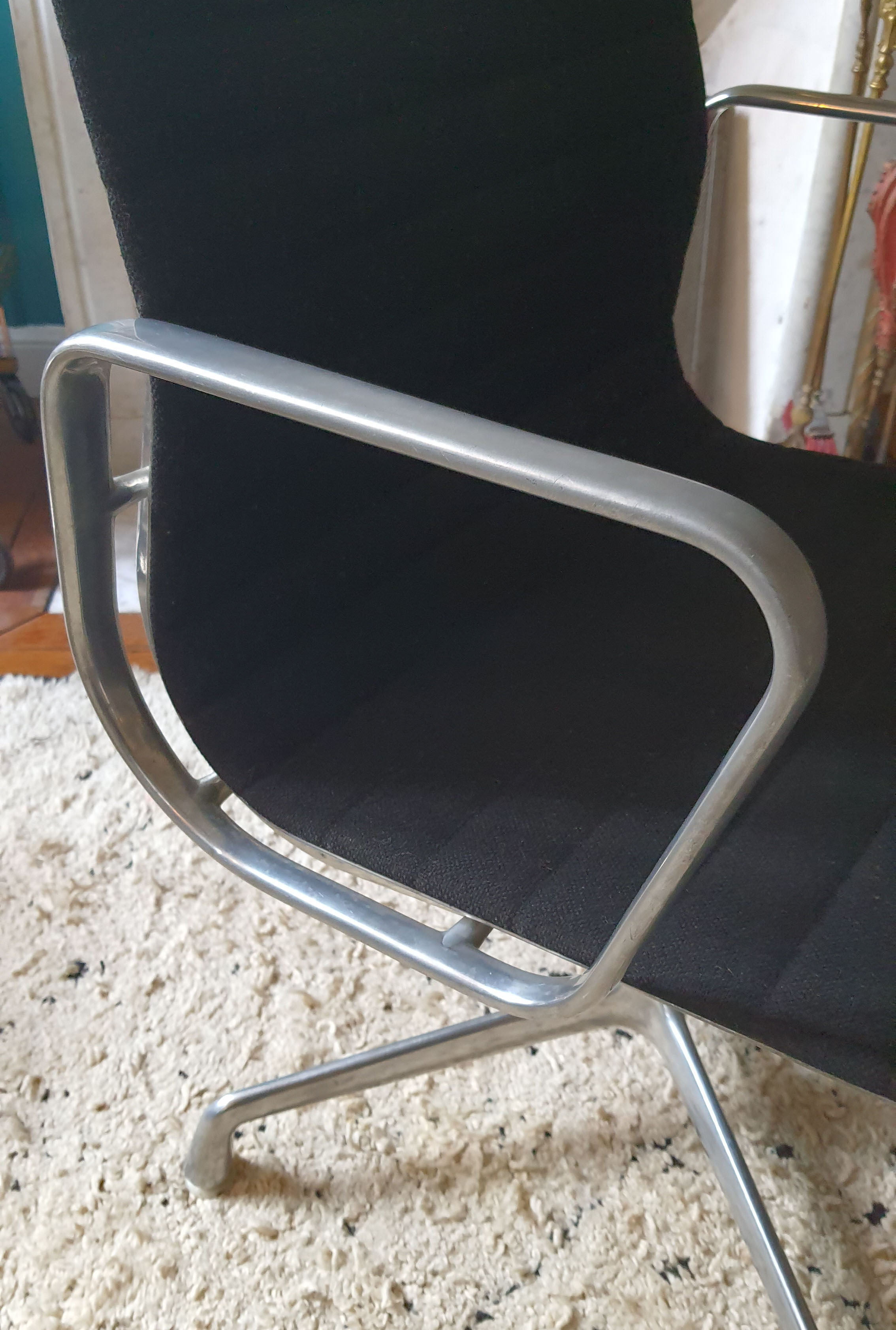 Fauteuil de bureau EA 107 Eames éditon Herman Miller 1959/1972