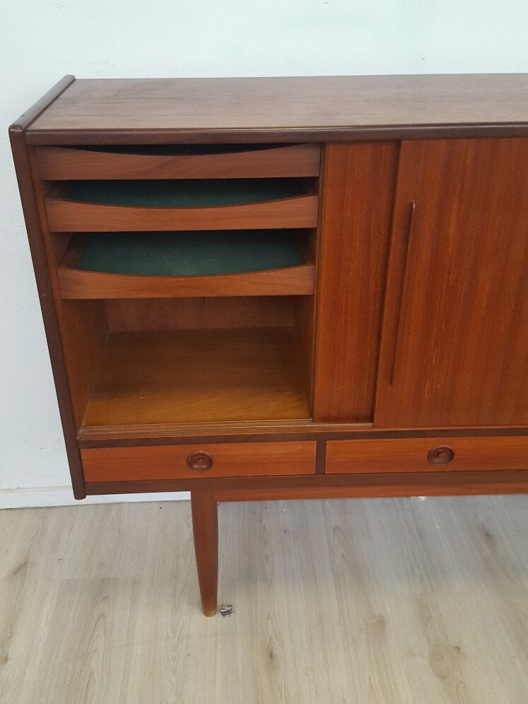 Side board