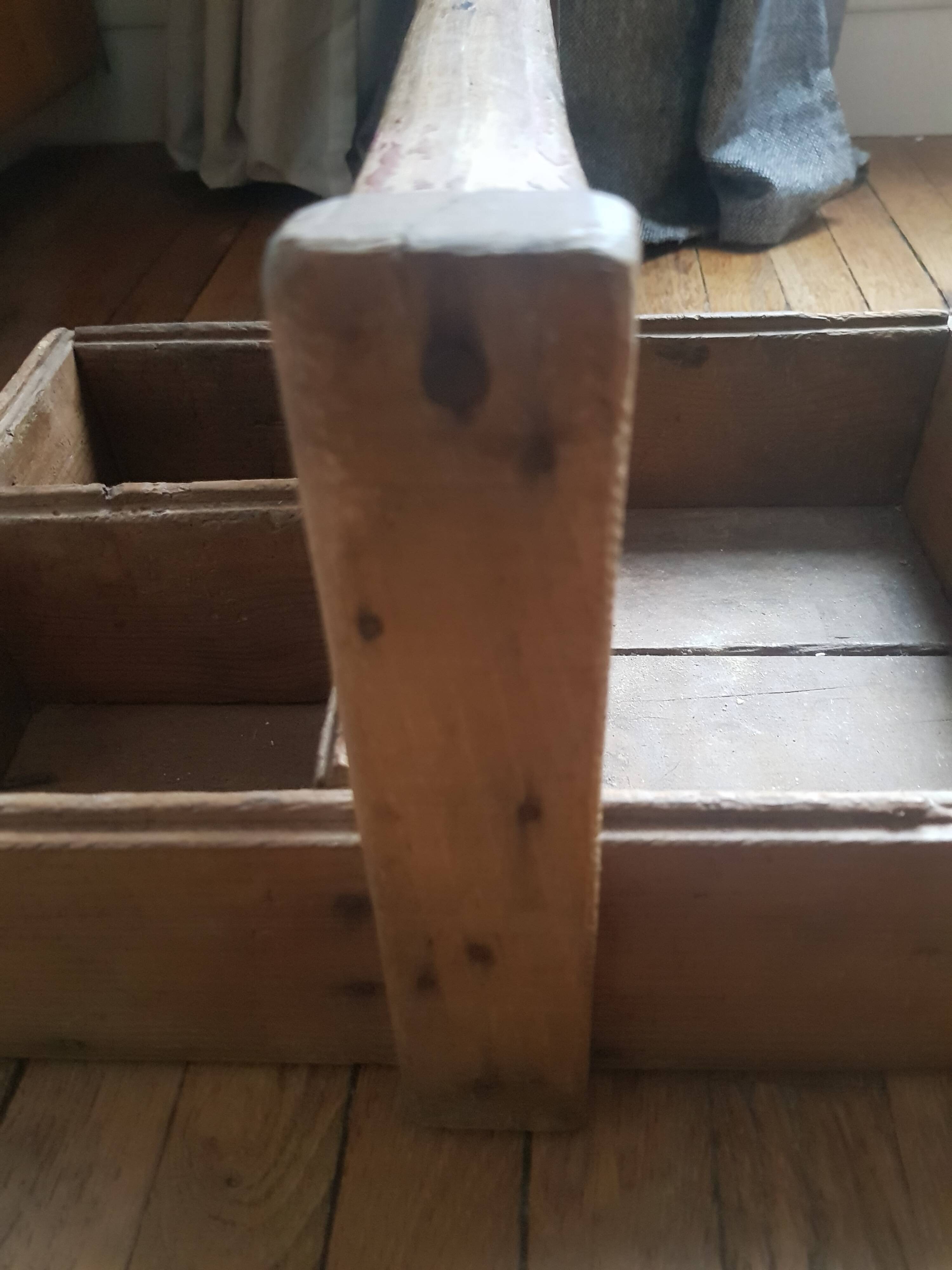 Wooden servant