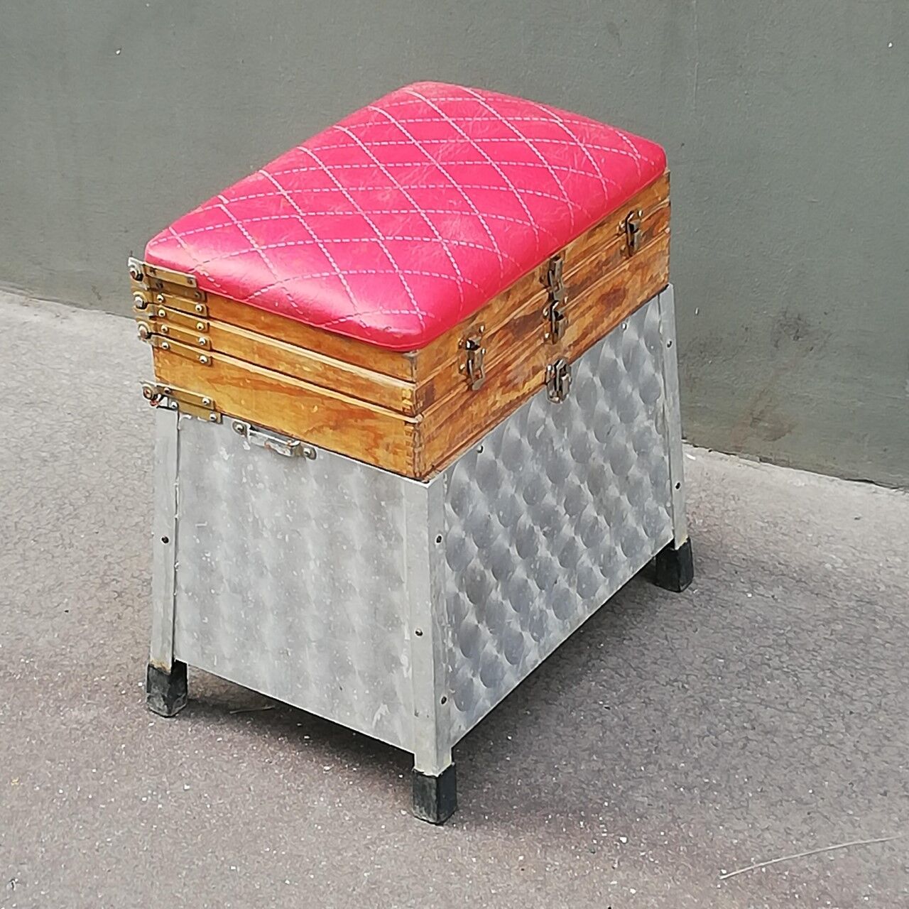 Vintage 70s fisherman's stool