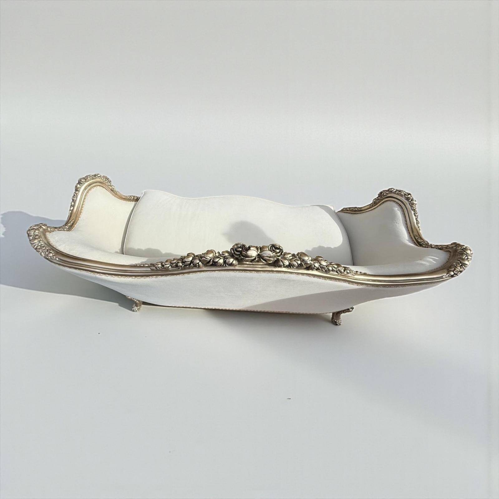 Louis XV salon in white and gold with tufting - Handmade in beech wood.