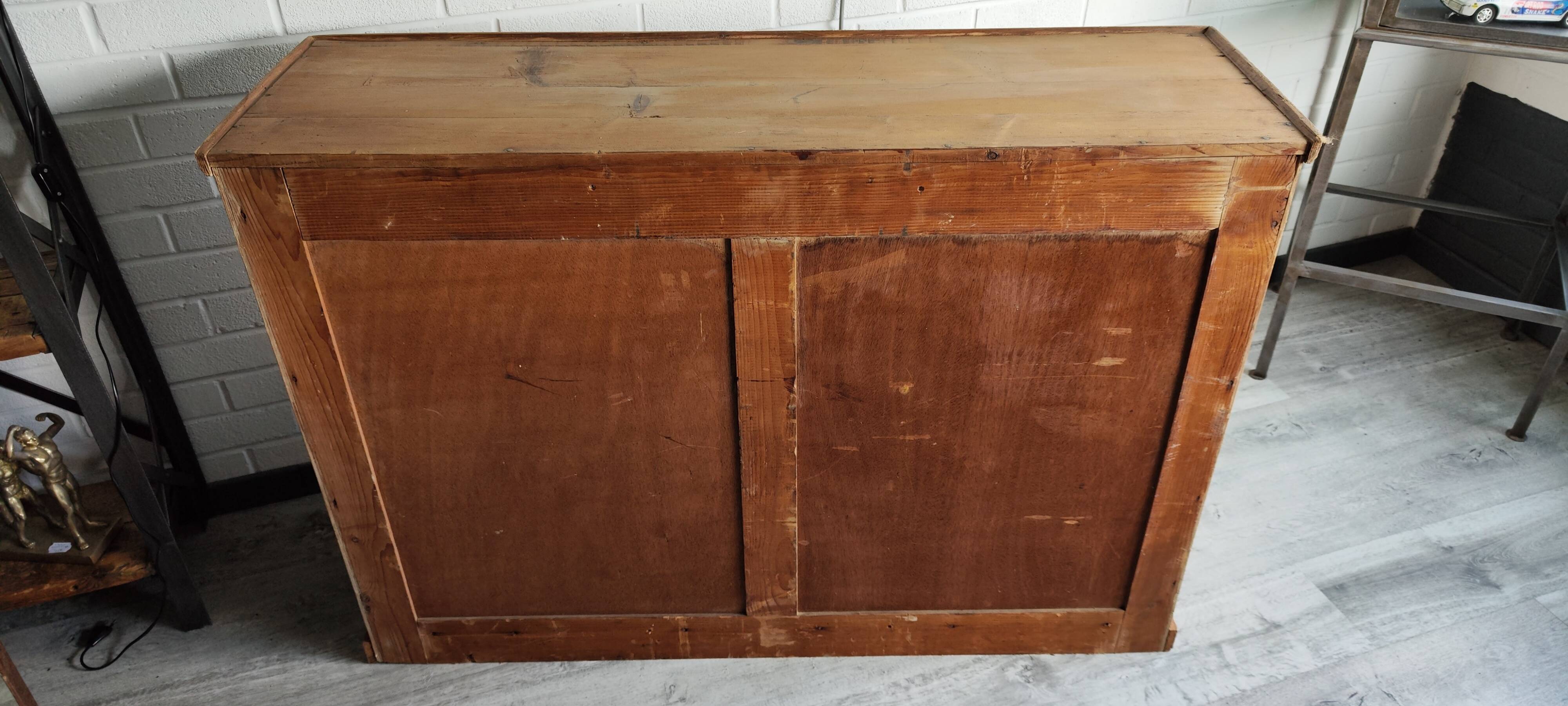 Trades furniture 9 drawer pine handles shells